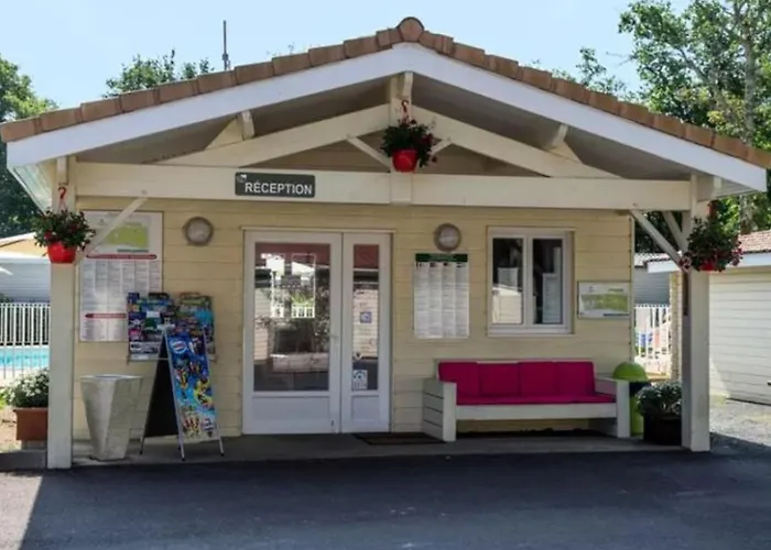 Mobil-home Confortable Avec Terrasse A - Api-1-52-230 Camping *